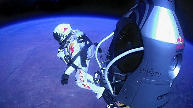 Felix Baumgartner skáe.