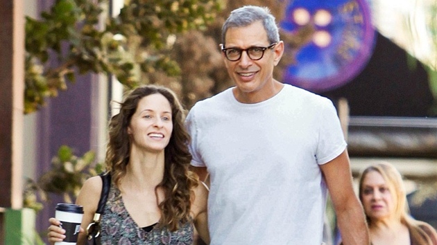 Jeff Goldblum a Emilie Livingstonov (15. jna 2012)