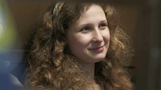 Členka ruské punkové skupiny Pussy Riot Marija Aljochinová ani u moskevského Členka ruské punkové skupiny Pussy Riot Marija Aljochinová ani u moskevského