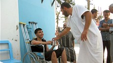 Lidé s vánými zranními se léi v tureckých nemocnicích.