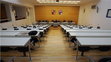 Prázdný jednací sál zastupitelstva Karlovarského kraje. Prázdný jednací sál zastupitelstva Karlovarského kraje.
