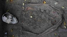 V Majetín na Olomoucku odkryli archeologové u boích muk hroby voják zejm z...