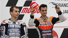 RIVALOVÉ. Dani Pedrosa se raduje z vítzství ve Velké cen Japonska, Jorge