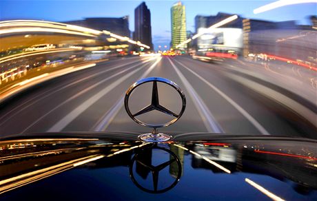 V továrn se budou vyrábt motory pro automobily znaky Mercedes-Benz. Ilustraní snímek