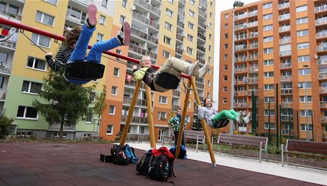 Nové jsou nyní na nejlidnatjím libereckém sídliti nejen vozovky, chodníky a...