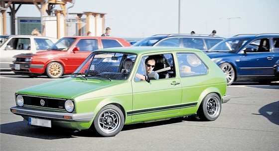 Volkswagen Golf vyrobený v roce 1981 koupil dvaadvacetiletý Ale ped temi