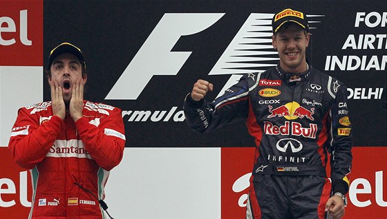 Bude mít Sebastian Vettel (vpravo) v nedli dvod k radosti nebo se králem F1 stane Fernando Alonso?