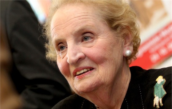 Madeleine Albrightová tvrdí, e Mitt Romney Ameriany zbyten dsí. Ilustraní foto