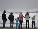 Ameriané vyhlíí picházející hurikán Sandy, který naplno udeí bhem pondlí