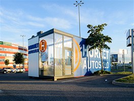 Mobilní autodílna Hornet Autosklo/Bratislava – dodala KOMA MODULAR