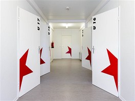 Šatny pro mladé fotbalisty Slavia Praha – dodala KOMA MODULAR