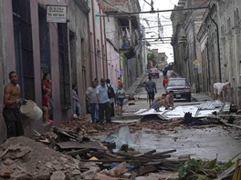 Lidé v druhém nejvtím mst Kuby zjiují kody a vyklízejí své domy.