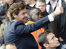 BUDE TO V POHOD. André Villas-Boas, trenér Tottenhamu, ped utkáním proti...