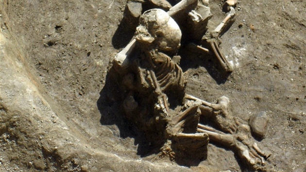 Pi vykopvkch nedaleko bulharskho msta Provadia se nala i kostra dosplho lovka a dvou malch dt.