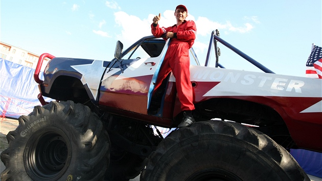 Tom Zelenay na monster trucku