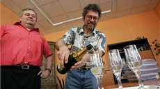 Senátorem za Chomutovsko se stal Václav Homolka z KSČM Senátorem za Chomutovsko se stal Václav Homolka z KSČM