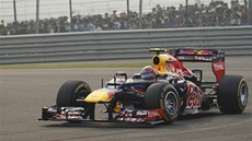 Mark Webber  ze stáje Red Bull na trati Velké ceny Indie formule 1. 