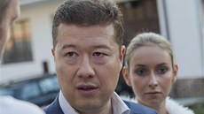 Tomio Okamura v Napajedlích odpovídá na dotazy novinářů poté co se stal Tomio Okamura v Napajedlích odpovídá na dotazy novinářů poté co se stal