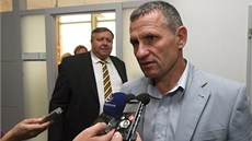 Po pondělní schůzce stran stále není jasno o podobě koalice. Politici se Po pondělní schůzce stran stále není jasno o podobě koalice. Politici se