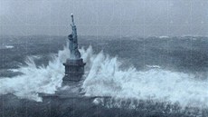 Dramatické mraky nad sochou Svobody nepatí hurikánu Sandy. Snímek se za pár posledních let na webu objevil vdy, kdy se do New Yorku blíilo patné poasí.