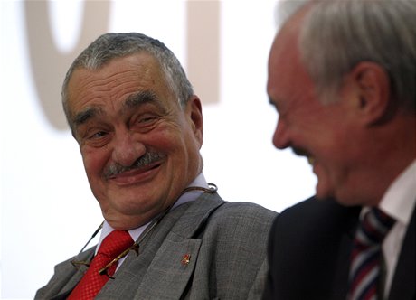 Karel Schwarzenberg povauje rozhodnutí o dílí amnestii za správné. Vznice jsou peplnné, íká pedseda TOP 09.