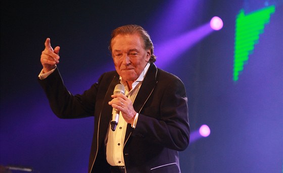 Karel Gott pedstavil v Pardubicích své nejnovjí album Dotek lásky. Foto: