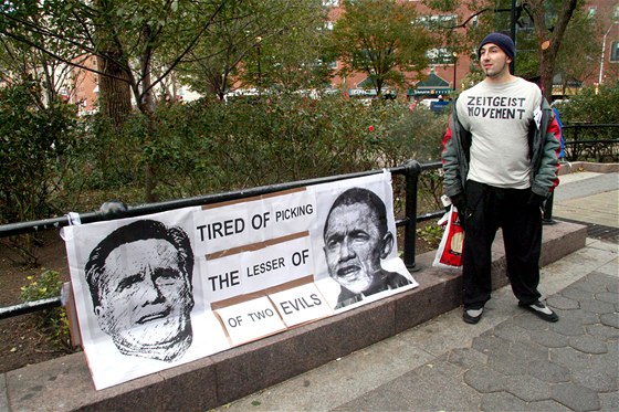 Mike Fortenberry a jeho run vyrobený plakát na Union Square. Jsem unavený, e