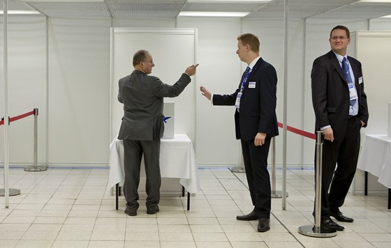 Volba pedsedy ODS na kongresu v Brn v nedli 4. listopadu 2012