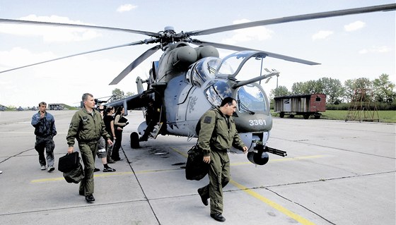 Vrtulníková letka se má z Bochoe odsthovat do Námt nad Oslavou do ledna 2014. (Ilustraní snímek)