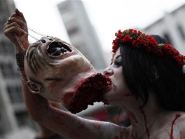 Takzvané zombie walky ili pochody zombií se tí stále vtí popularit. Na...