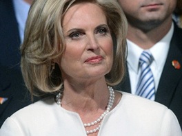 Ann Romneyová, manelka prezidentského kandidáta, chce v Bílém dom navázat na...