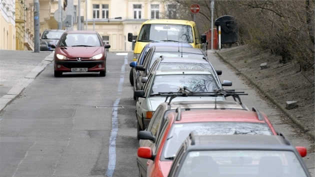 Nkteré mstské ásti dovolí idim parkovat o Vánocích i na modrých zónách