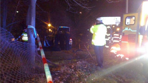 Nehoda vozu policie a dodvky na Chodovsk ulici v Praze.