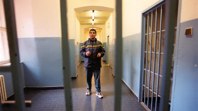 Tinctilet trest za vradu a pokus o vradu si udovt Plachetka odsedl ve vznici na Mrov. (1. dubna 2001)