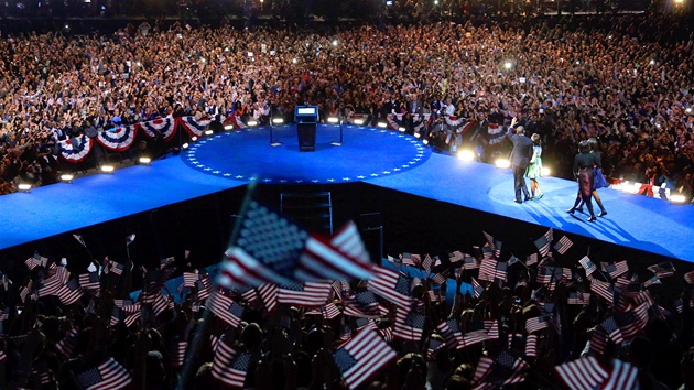 Barack Obama s manelkou a dcerami ped projevem k znovuzvolen prezidentem USA