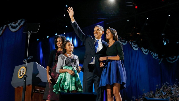 Barack Obama s manelkou a dcerami ped projevem k znovuzvolen prezidentem USA...