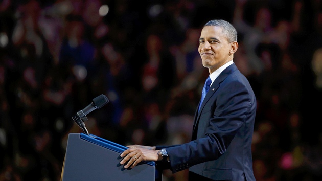 Barack Obama pi projevu ke znovuzvolen prezidentem USA. (7. listopadu 2012) 