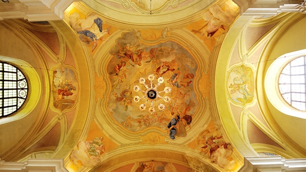 Obnoven freska v kostele v Martnkovicch na Broumovsku