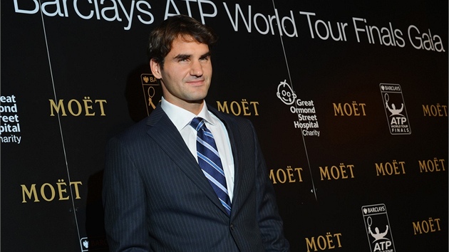 ELEGN. Roger Federer ped slavnostnm veerem Turnaje mistr v Londn.