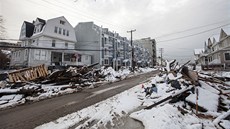 Následky boue Sandy v newyorské tvrti Queens (8. listopadu 2012)