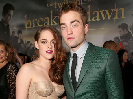 Kristen Stewartov a Robert Pattinson na premie filmu Rozbesk - 2. st (Los...