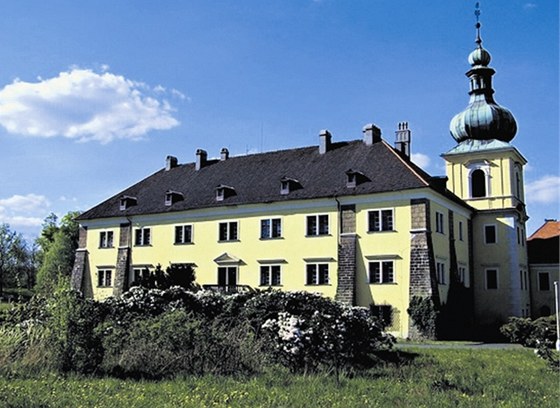 Zámek v Doksech postavili v 1. polovin 16. století.