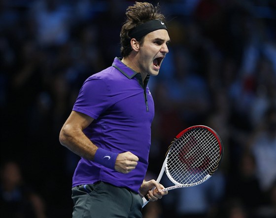 Roger Federer se raduje z postupu do finále Turnaje mistr.