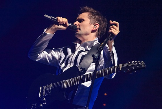 Matt Bellamy z Muse pi vystoupení v Mnichov (12. listopadu 2012)