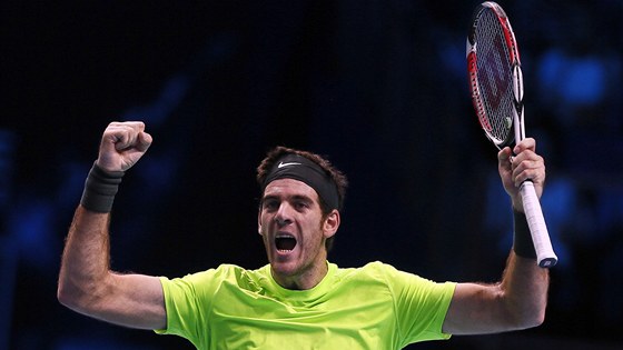 JSEM TAM. Juan Martín del Potro slaví vítzství nad Rogerem Federerem a postup