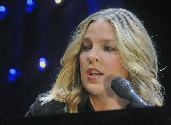 Jazzová zpvaka a klavíristka Diana Krallová