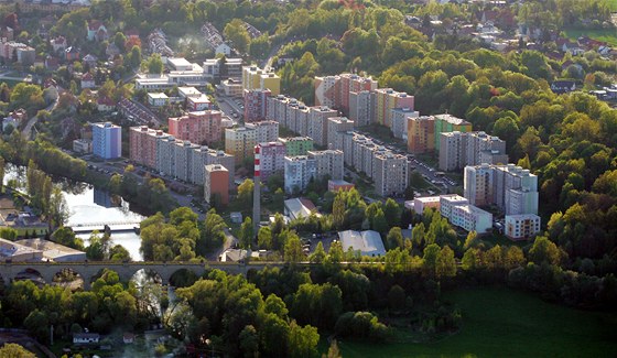 Chebské sídlit Zlatý vrch. Msto zde v ulici K Viaduktu i v dalích lokalitách nabízí takzvané sociální bydlení.