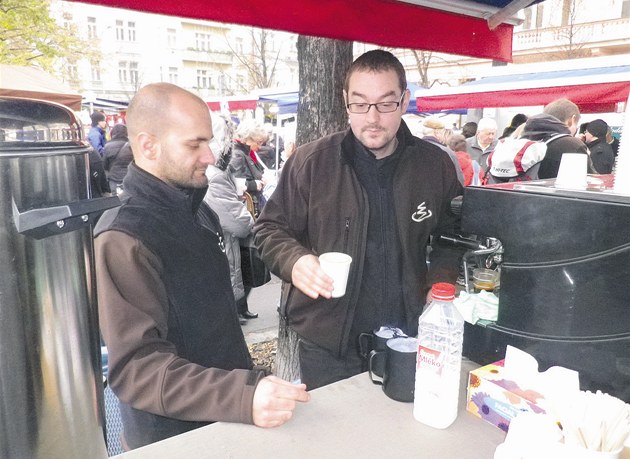 Baristé Adam Dvoák (vpravo) a Zdenk Smrka v akci