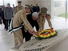 f palestinsk samosprvy Mahmd Abbs klade vnec v mauzoleu Jsira Arafata