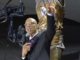 KAREEM A KAREEM. Na této fotografii vypadá Kareem Abdul-Jabbar jako pirozený...